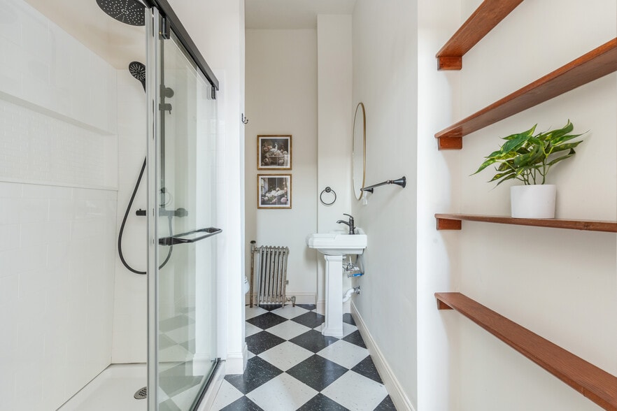 More Photos Of 124 E Abbott St, Lansford Specialty For Sale