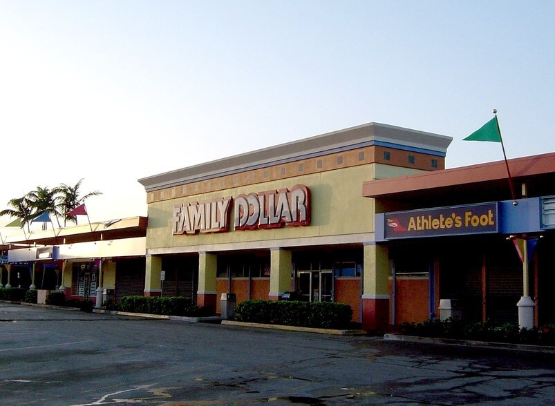 More Photos Of 4500-4698 NW 183rd St, Miami Gardens Storefront For Lease