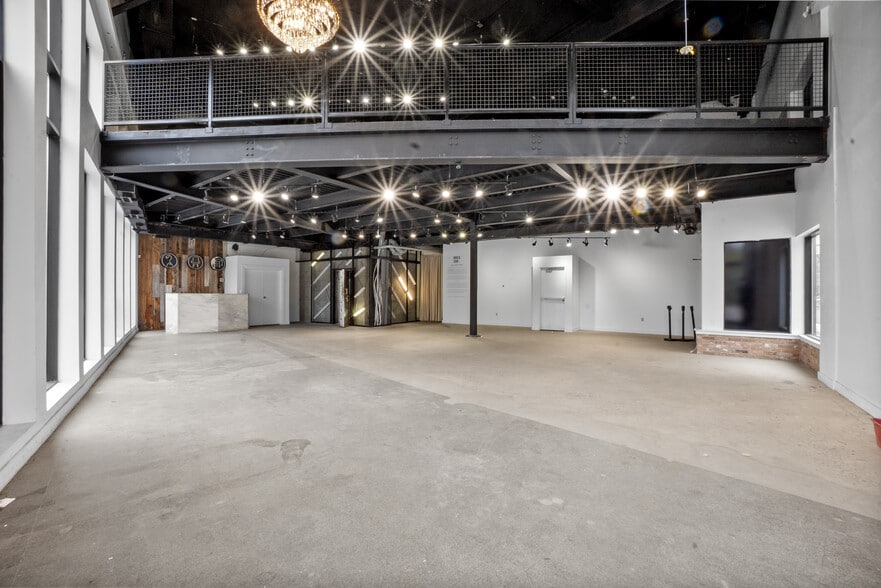 More Photos Of 3000 Rue Saint-Antoine O, Montréal Storefront Retail Office For Lease