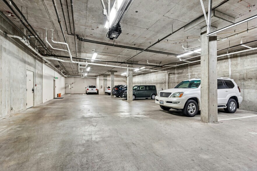 More Photos Of 3121 W Government Way, Seattle Apartments For Sale