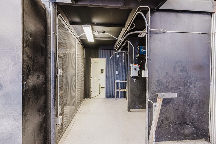 More Photos Of 824 Poplar St, Carlin Industrial For Sale