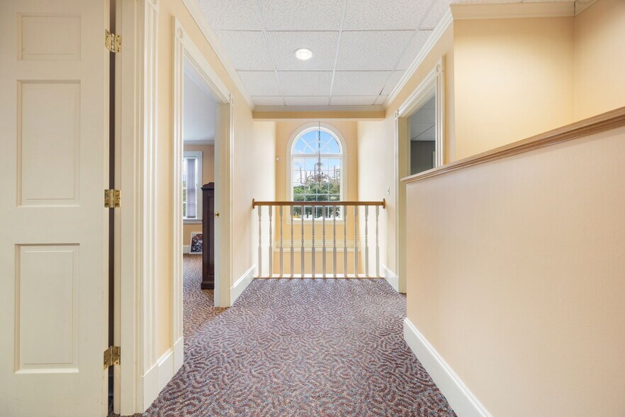 More Photos Of 828 Lynn Fells Pky, Melrose Office For Lease