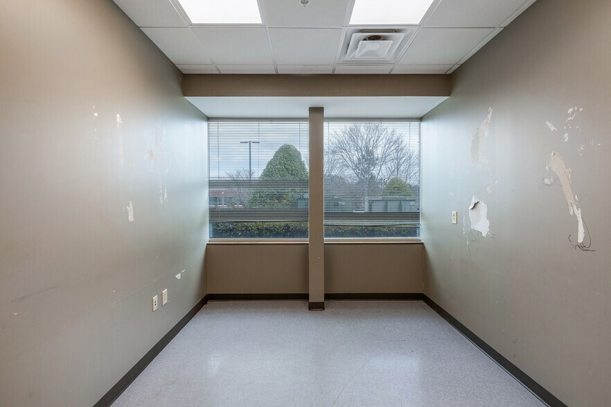 More Photos Of 245 Village Center Pky, Stockbridge Medical For Lease