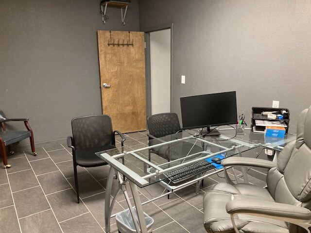 More Photos Of 900 Creekside Rd, Chattanooga Light Distribution For Sale