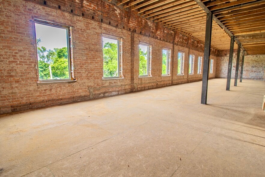 More Photos Of 5961 14th St, Detroit General Retail For Sale