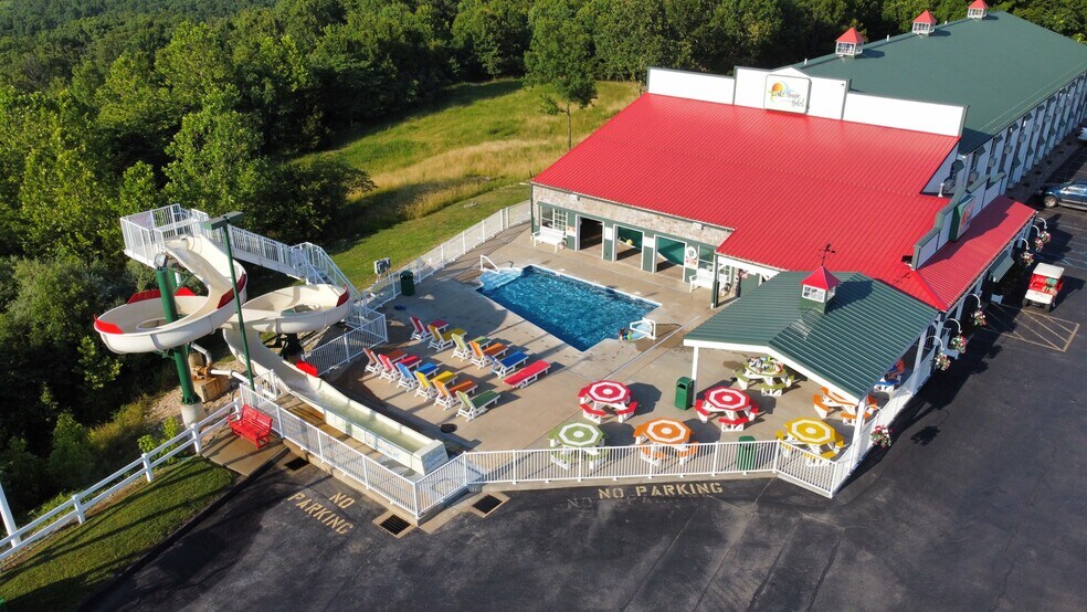 More Photos Of 3518 Osage Beach Pkwy, Osage Beach Hotel For Sale