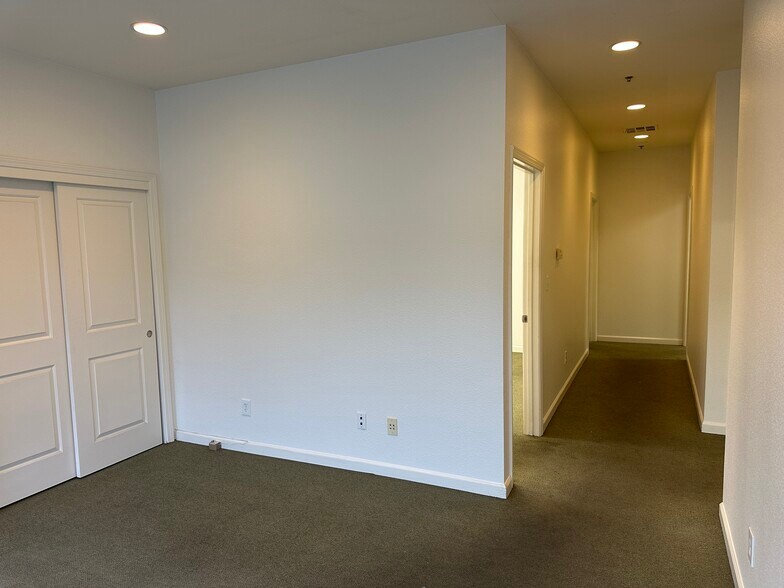 More Photos Of 29 Bellarmine Ct, Chico Warehouse For Lease