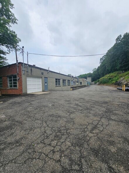 More Photos Of 99 Wall St, Valhalla Manufacturing For Sale