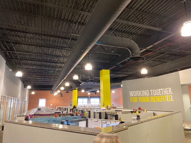 More Photos Of 2425 Crownpoint Executive Dr, Charlotte Office For Sale