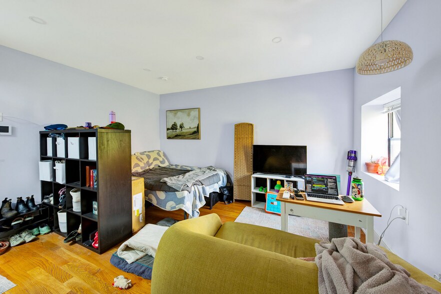 More Photos Of 121 8th Ave, Brooklyn Apartments For Sale