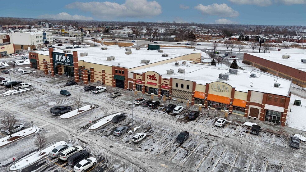 More Photos Of 4701 SE 1st Ave, Cedar Rapids General Retail For Lease