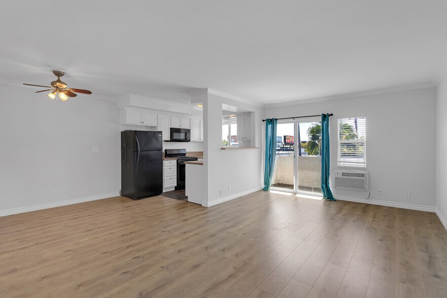 More Photos Of 1030 N Orange Grove Ave, Los Angeles Apartments For Sale
