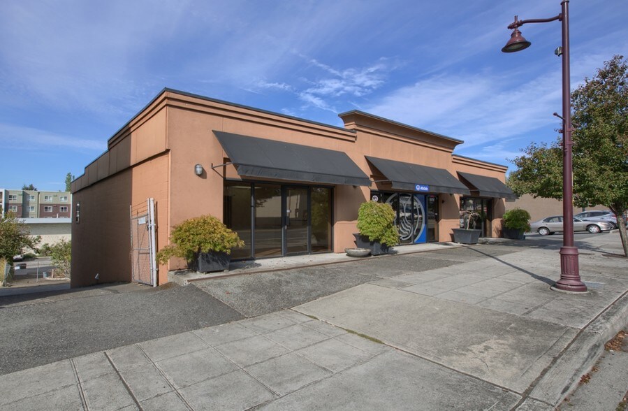 Primary Photo Of 17521 15th Ave NE, Shoreline Flex For Sale