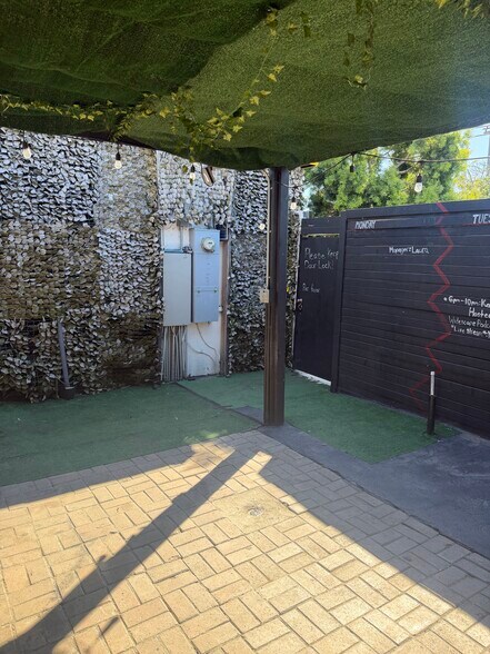 More Photos Of 6841 Crenshaw Blvd, Los Angeles Veterinarian Kennel For Lease