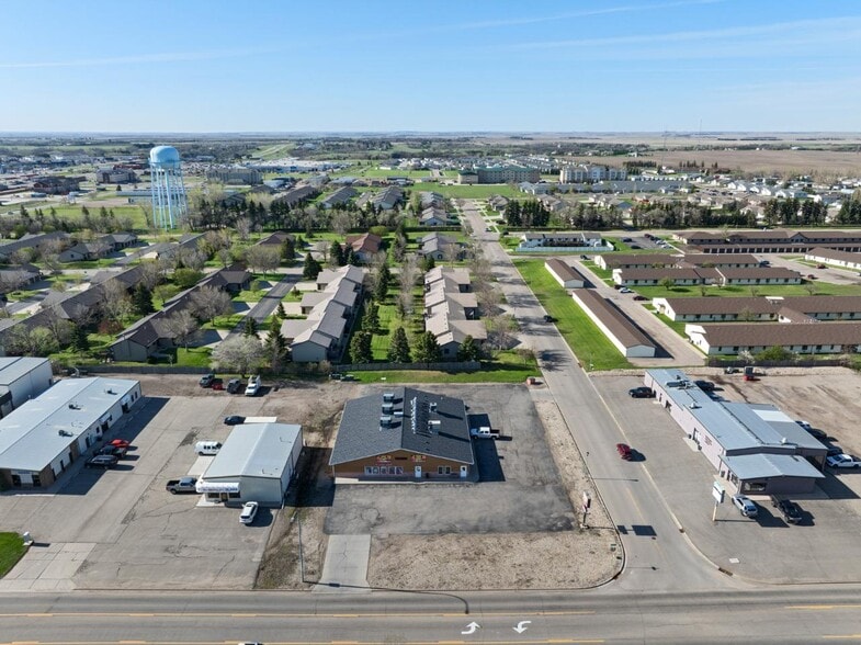 More Photos Of 625 SW 31st Ave, Minot Freestanding For Sale
