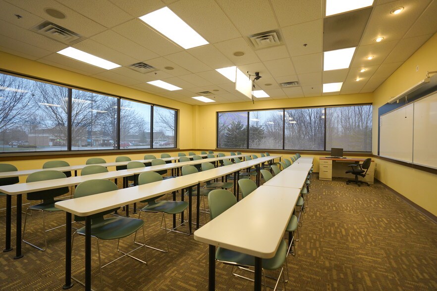 More Photos Of 1905 S Haggerty Rd, Canton Office For Lease