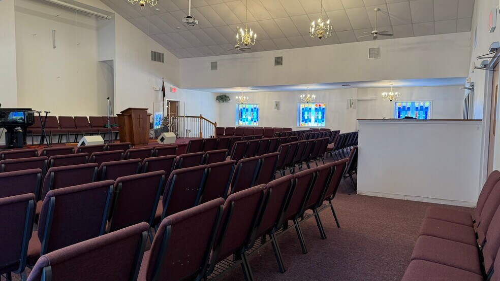 More Photos Of 6701 Ringwood Rd, Oxford Industrial For Lease