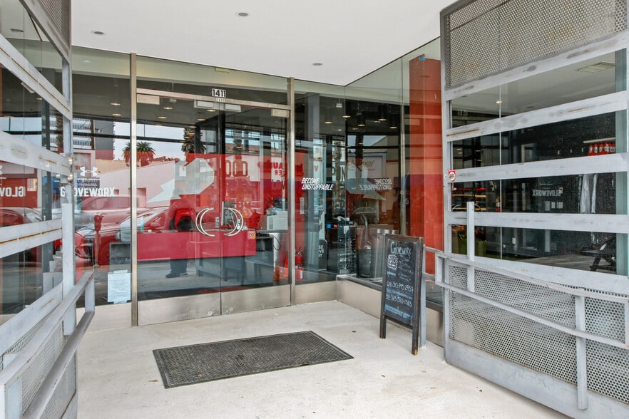 More Photos Of 1415 Wilshire Blvd, Santa Monica Freestanding For Sale