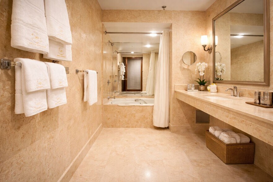 More Photos Of 160 Pawtucket Blvd, Tyngsborough Hotel For Sale