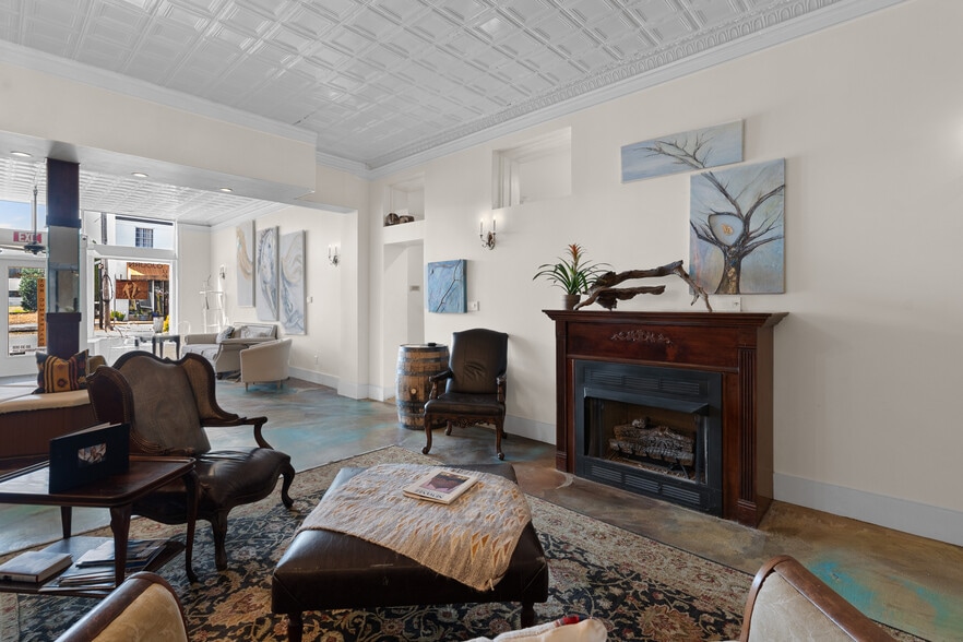 More Photos Of 108 Cumberland St E, Cowan Specialty For Sale