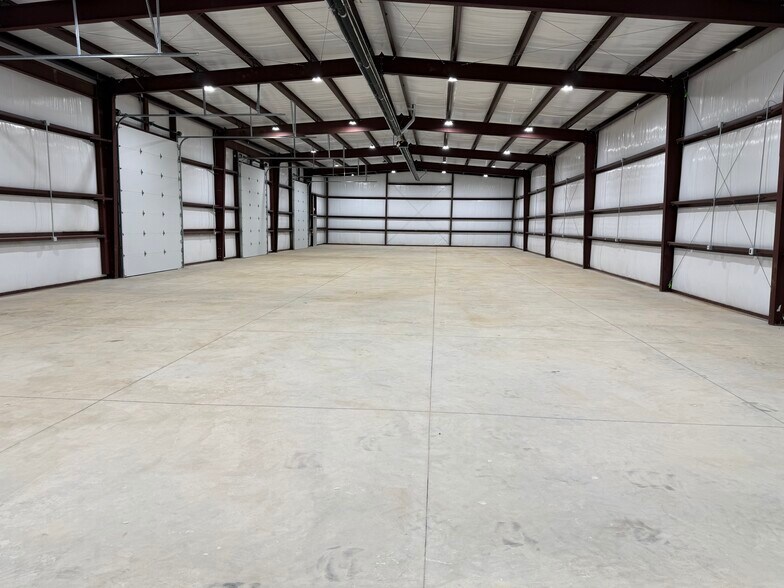 More Photos Of 15 6th st, Edmond Flex For Lease
