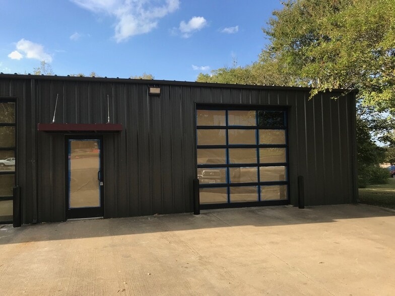 More Photos Of 2700 A Earl Rudder Fwy, College Station Warehouse For Lease