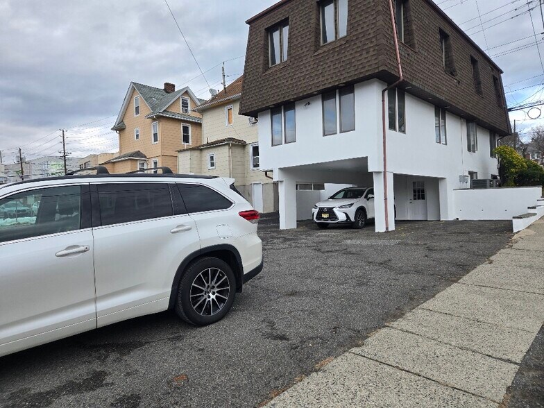 More Photos Of 566 Grand Ave, Ridgefield Medical For Lease