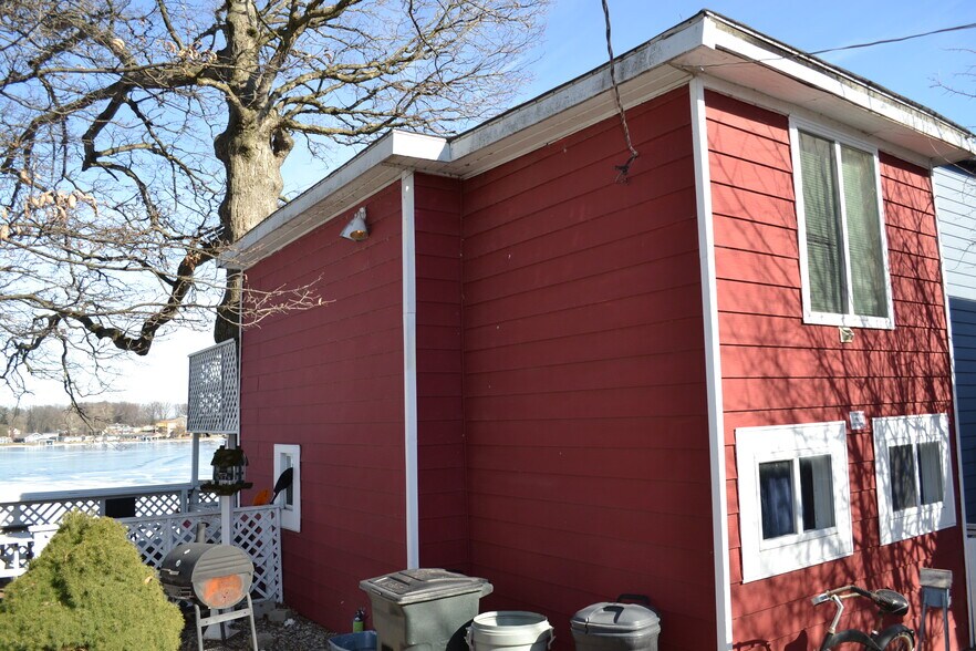 More Photos Of 4945 E Indiana Beach Rd, Monticello Marina For Sale