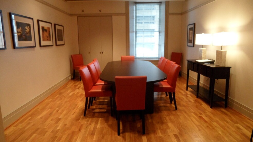 More Photos Of 2228 Mechanic St, Galveston Office For Lease