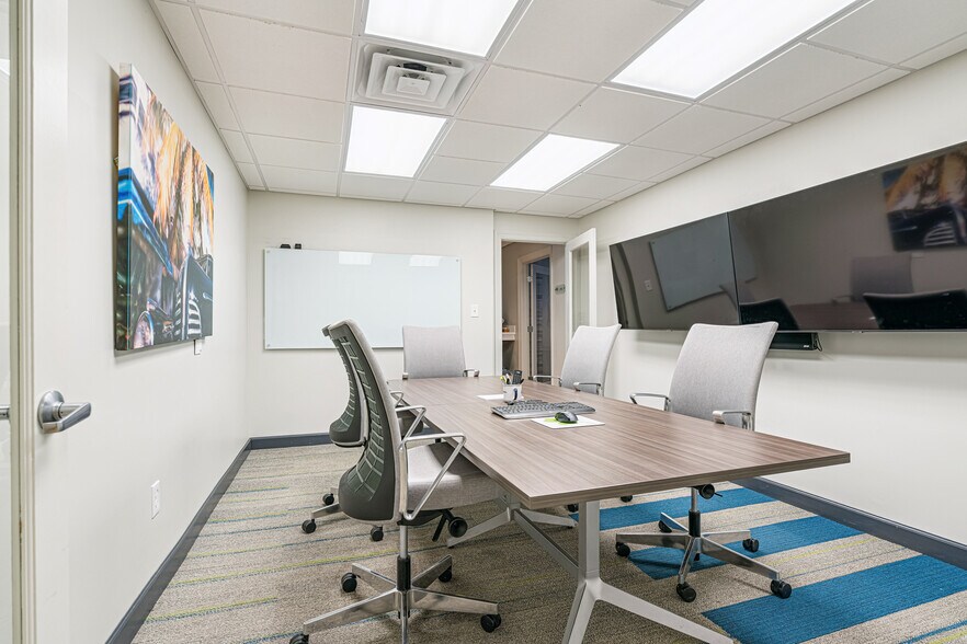 More Photos Of 5570 Murray Ave, Memphis Office For Sale