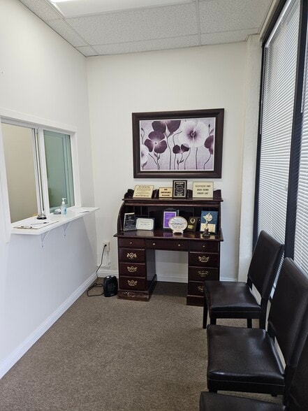 More Photos Of 445-475 N Lake Ave, Pasadena Freestanding For Lease