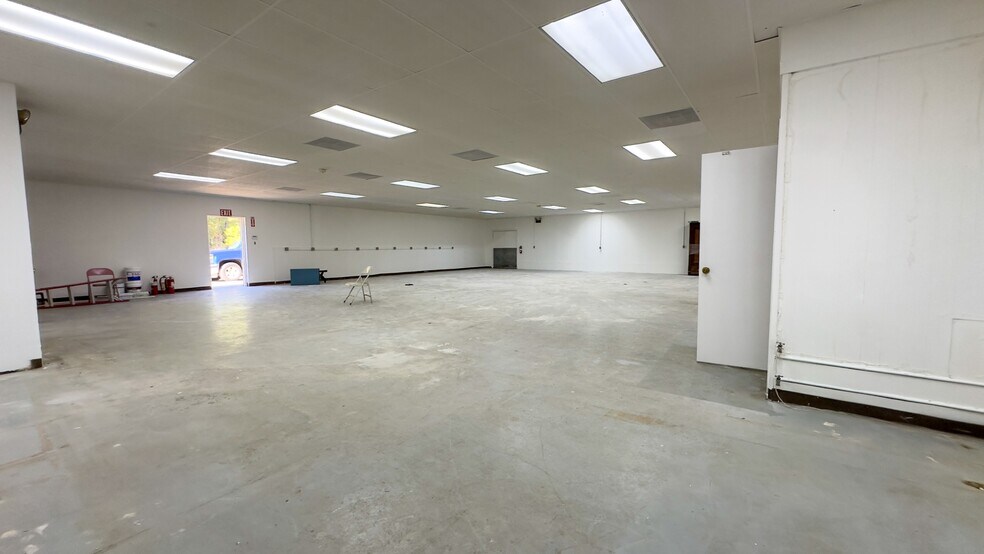 More Photos Of 4918 Profit Dr, Tyler Industrial For Lease