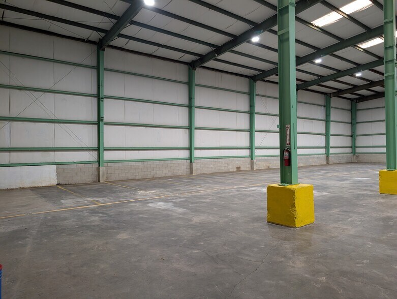 More Photos Of 1407 Lejeune blvd, Jacksonville Industrial For Lease