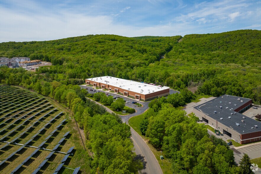 More Photos Of 400 Commons Way, Rockaway Light Distribution For Lease