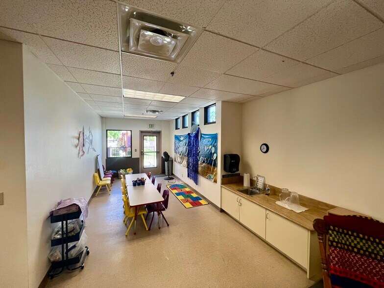 More Photos Of 1020 E Ramon Rd, Palm Springs Religious Facility For Lease