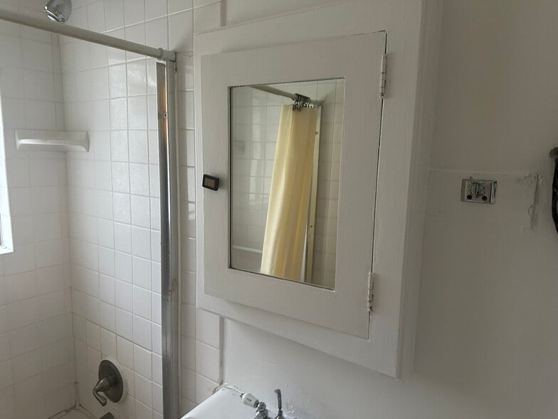 More Photos Of 150 W Stadium Dr, Stockton Apartments For Sale