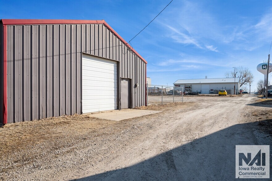 More Photos Of 2706 5th Ave, Marion Industrial For Sale