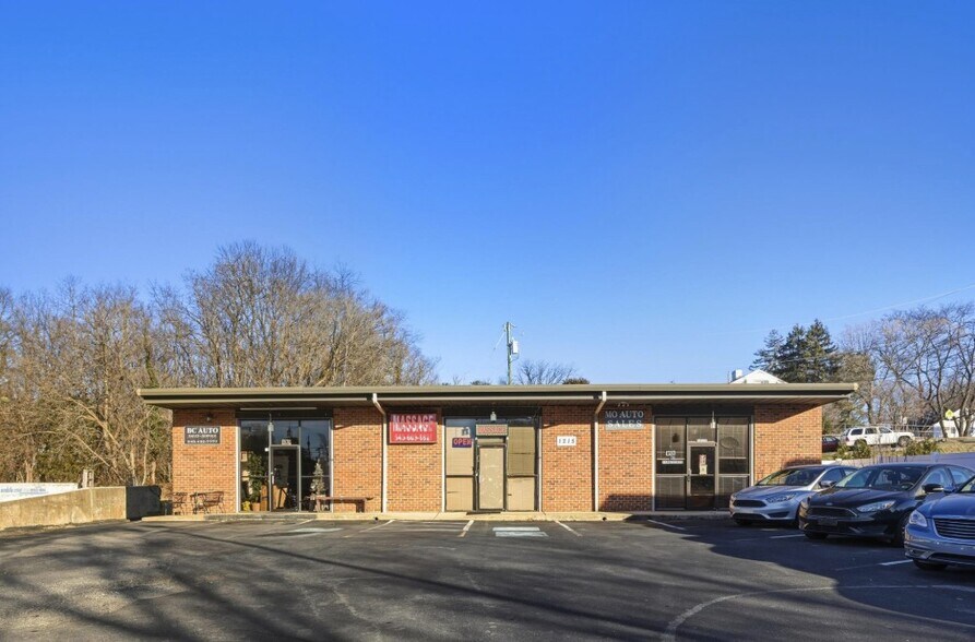 More Photos Of 1215 Greenville Ave, Staunton Freestanding For Lease