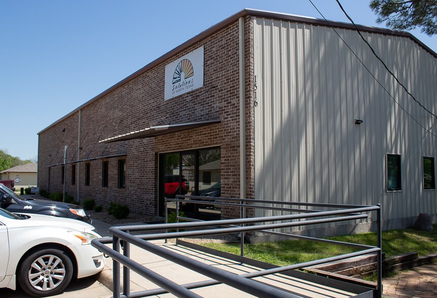 More Photos Of 1500 N Ruddell St, Denton Office Residential For Sale