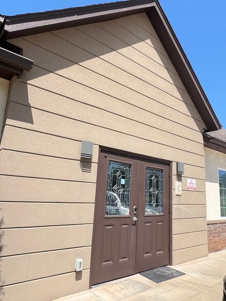 More Photos Of MacArthur Blvd, Oklahoma City Office For Lease