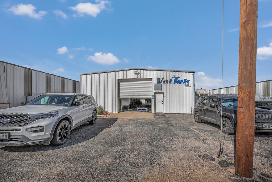 More Photos Of 2110 W 44th St, Odessa Industrial For Sale