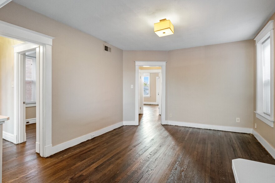 More Photos Of 5007 Goethe Ave, Saint Louis Multifamily For Sale