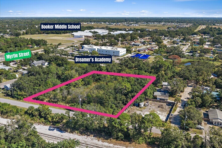 More Photos Of Leonard Reid ave @ Myrtle Ave, Sarasota Land For Sale