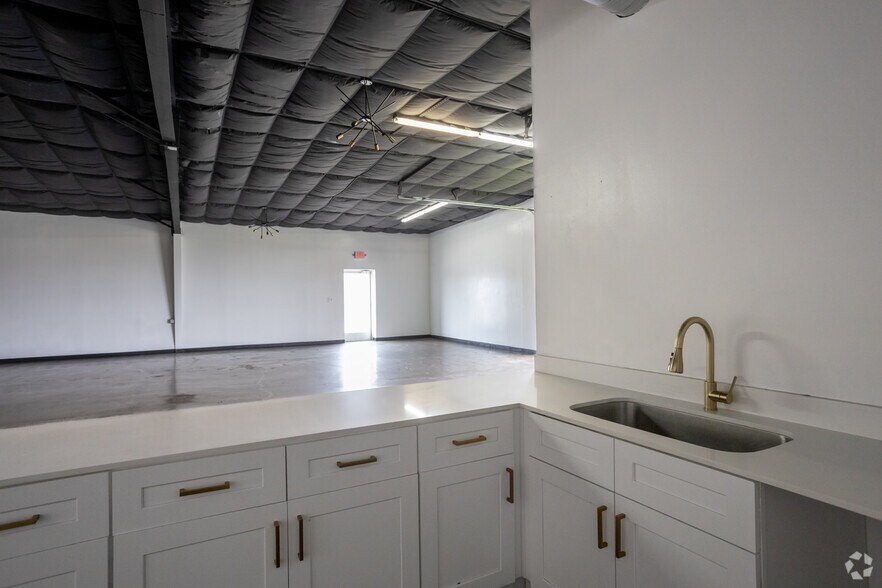 More Photos Of 3420 Rusk St, Houston Loft Creative Space For Lease