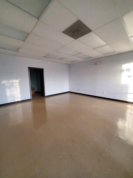 More Photos Of 1001-1015 N Aviation Blvd, Manhattan Beach Unknown For Lease