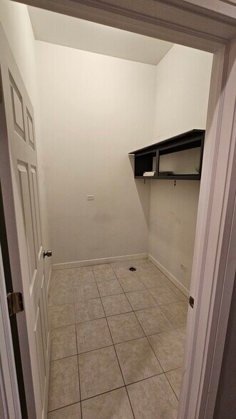 More Photos Of 1923 W Chicago Ave, Chicago Storefront Retail Office For Sale