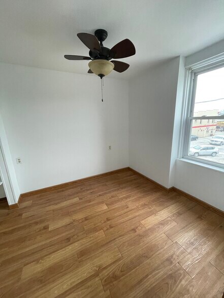 More Photos Of 202 S 3rd St, Watertown Storefront Retail Residential For Sale