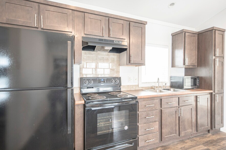 More Photos Of 4301 S County Road 1135, Midland Specialty For Sale