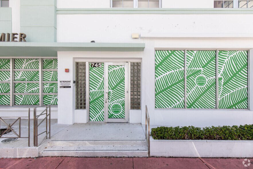 More Photos Of 745 Collins Ave, Miami Beach Storefront For Sale
