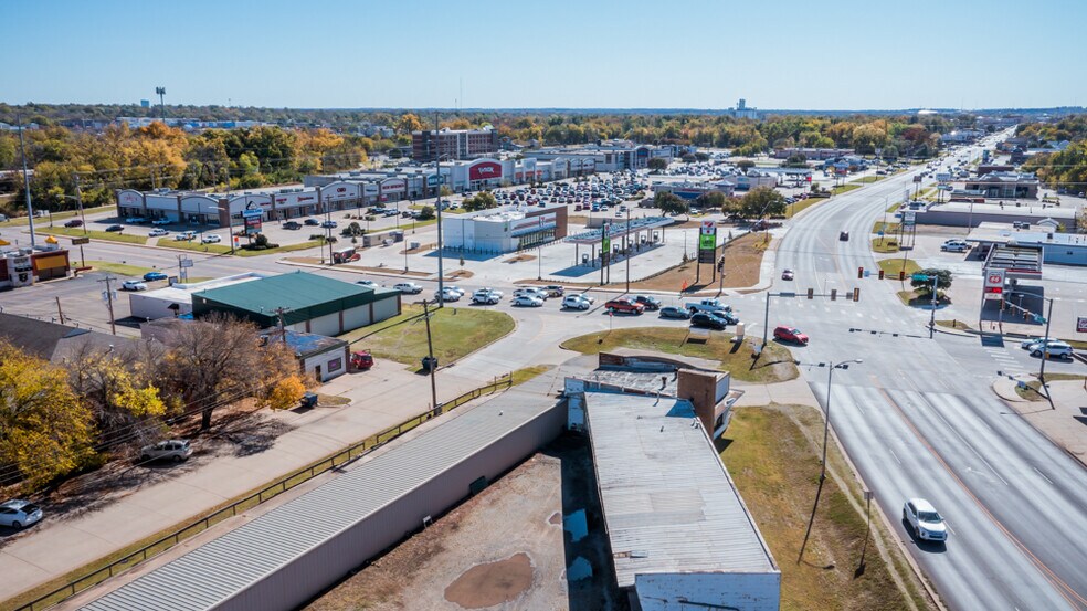 More Photos Of 800 N Main St, Stillwater Office For Sale